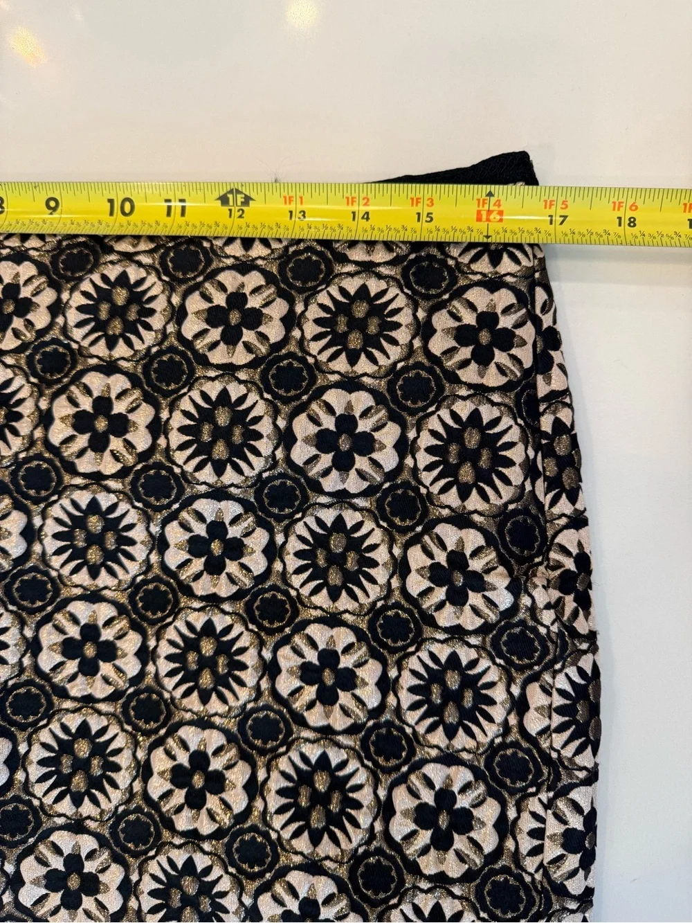 Max Studio Black Floral Pattern Pencil Skirt on  W/ Metallic Gold Sheen